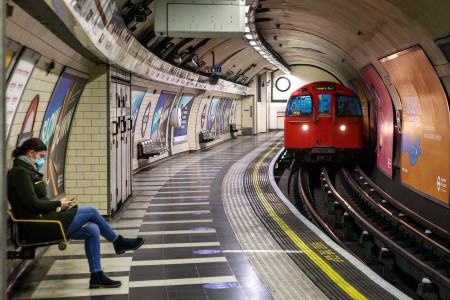 tfl-ealing-broadway-central-line